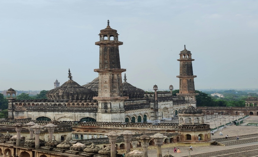 car hire Gorakhpur to Lucknow & local taxi in Gorakhpur