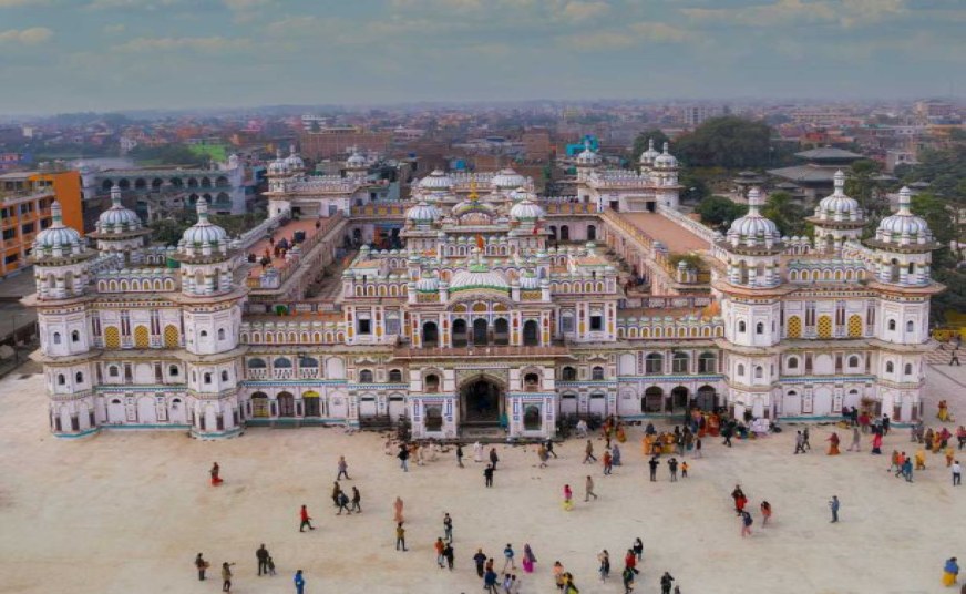 shine Travels & local taxi in Gorakhpur