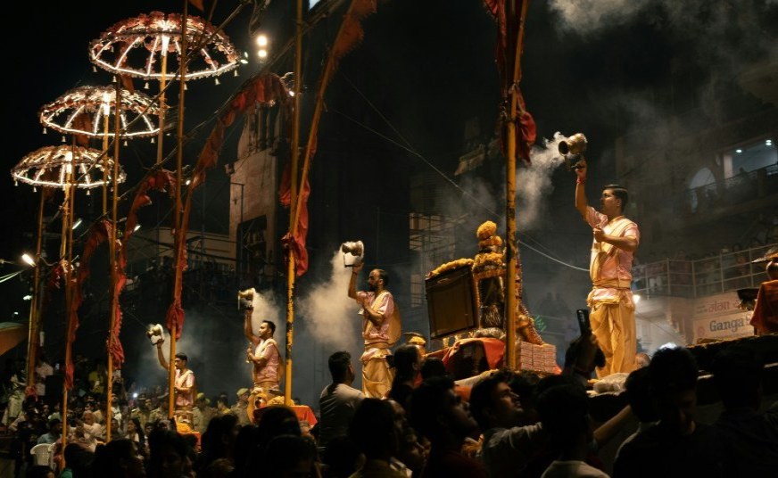 shine Travels & local taxi in Gorakhpur