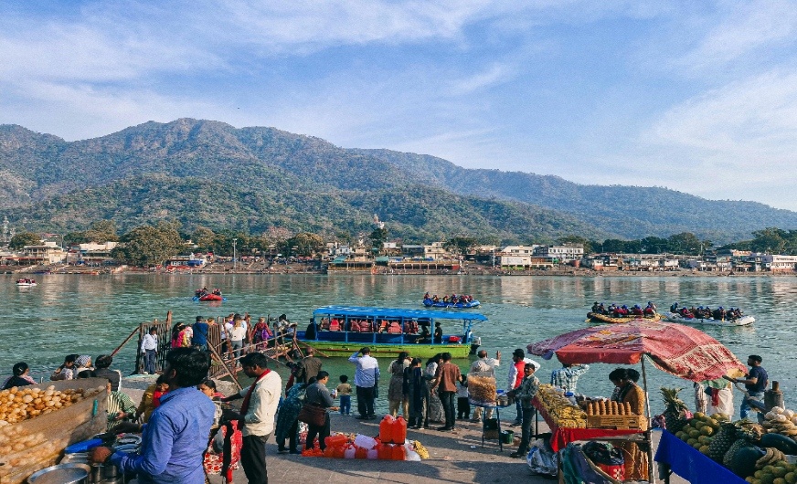 shine Travels & local taxi in Gorakhpur