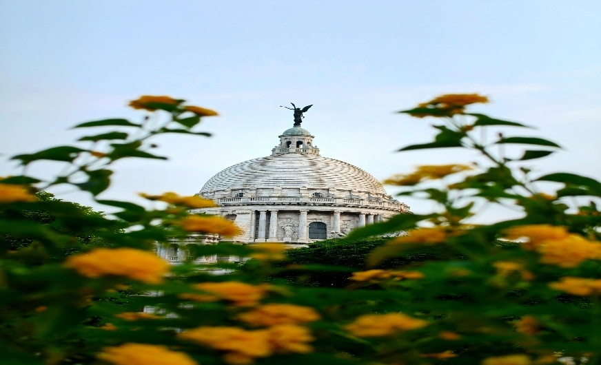 shine Travels & local taxi in Gorakhpur